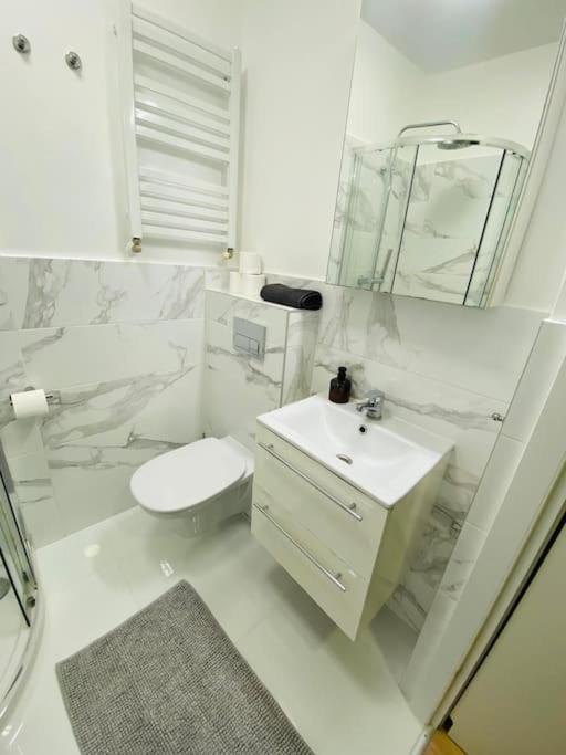 Bezagenta Mozart8 Studio Easy Access To City Wifi Apartment Varşovia Exterior foto
