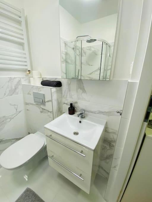 Bezagenta Mozart8 Studio Easy Access To City Wifi Apartment Varşovia Exterior foto