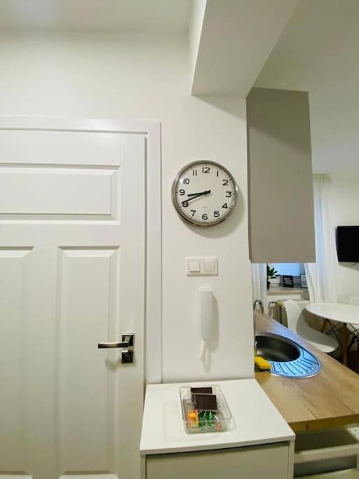 Bezagenta Mozart8 Studio Easy Access To City Wifi Apartment Varşovia Exterior foto